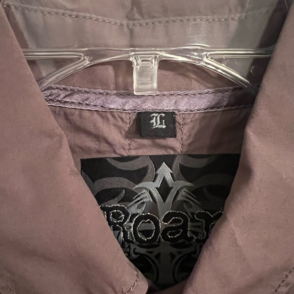 Roar Large Button Down - Picture 6 of 6